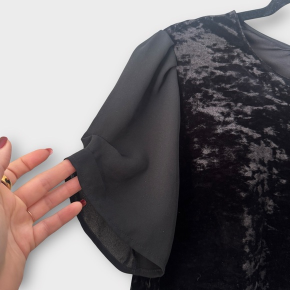 Collective Concepts black velvet blouse with sheer flutter sleeves - Picture 2 of 7